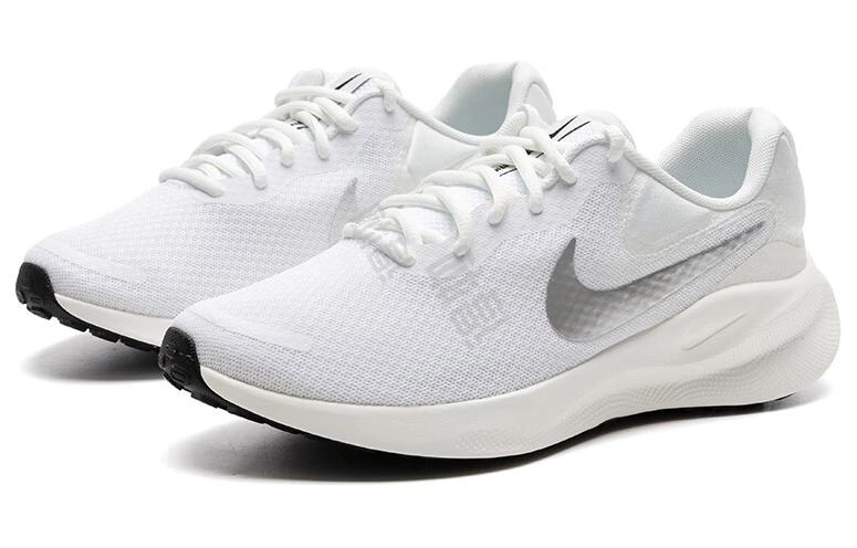 Nike REVOLUTION 7