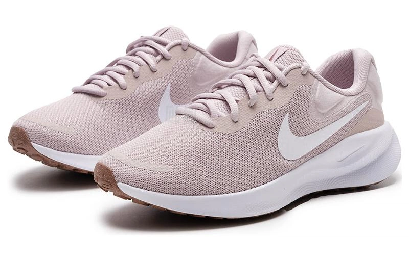 Nike REVOLUTION 7