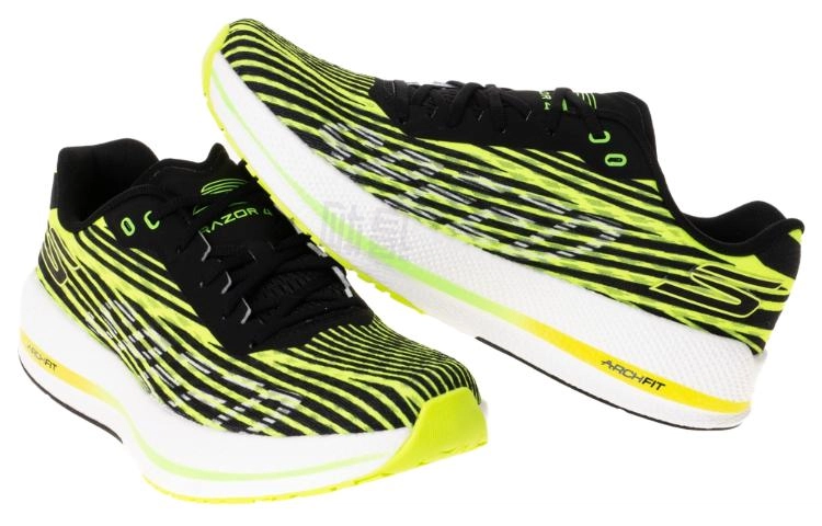Skechers Go Run Razor 4