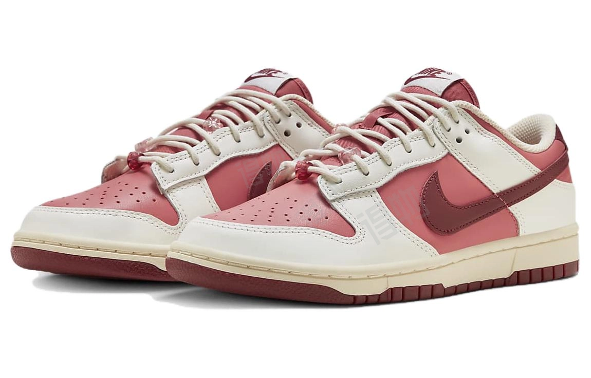 Nike Dunk Low "Valentines Day"