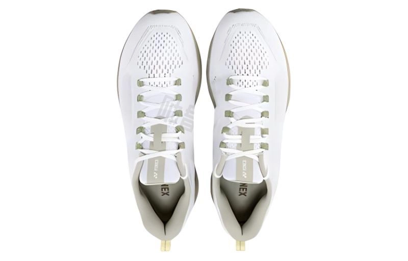 YONEX