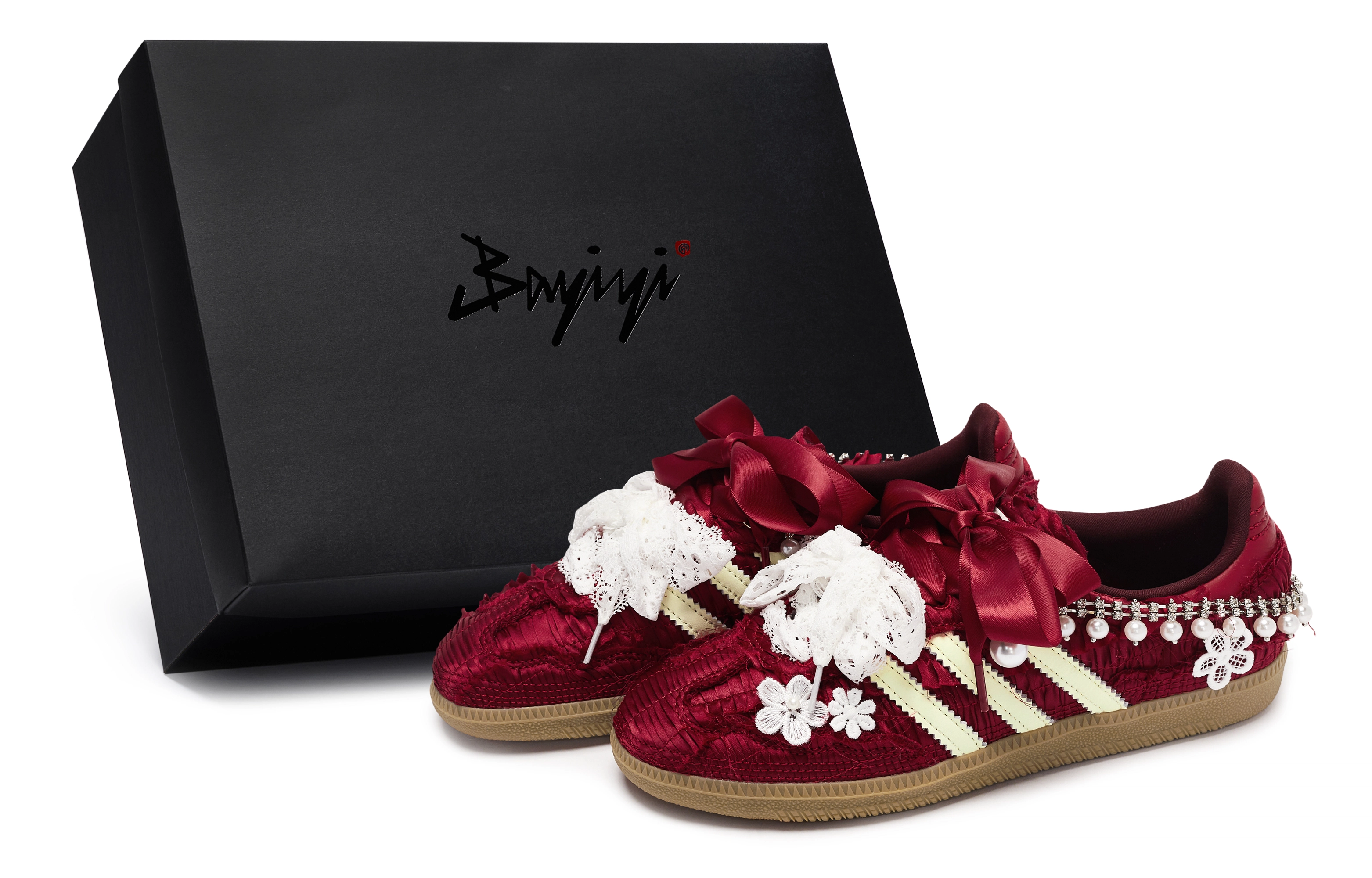 Caroline Hu x adidas originals SAMBA OG 811