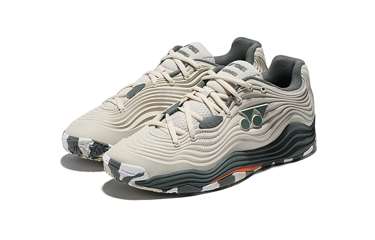 YONEX
