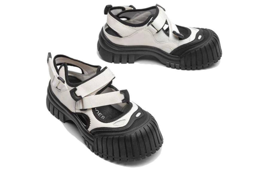 TOOMANYSHOES