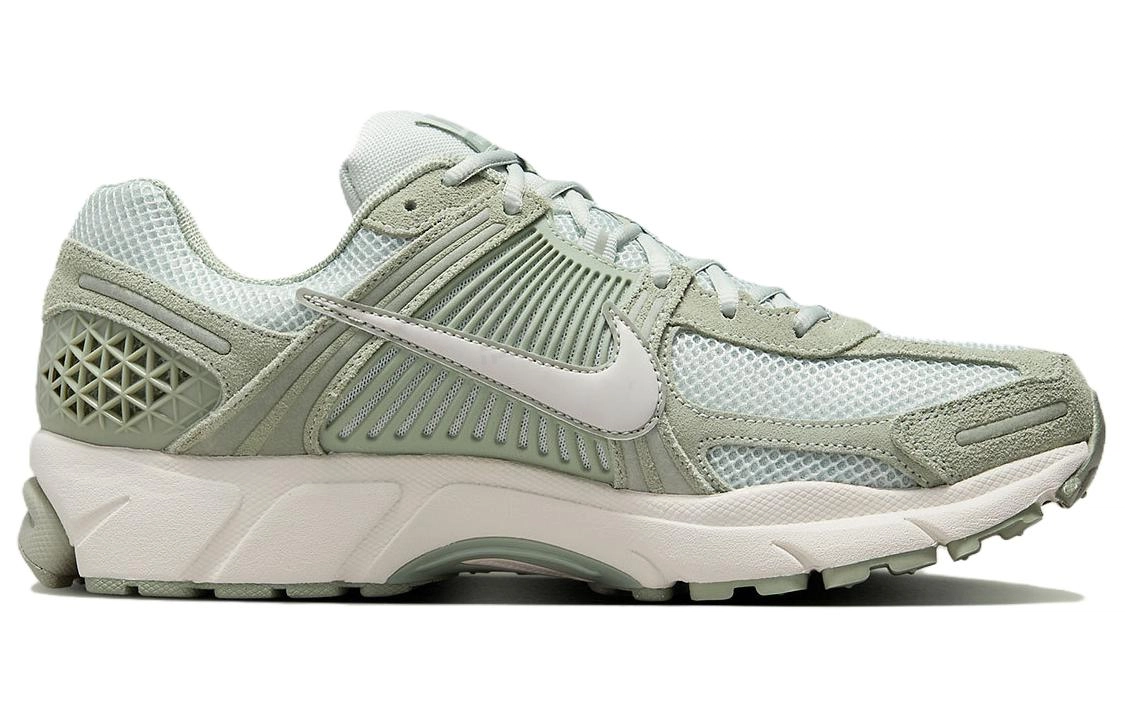 Nike Air Zoom Vomero 5