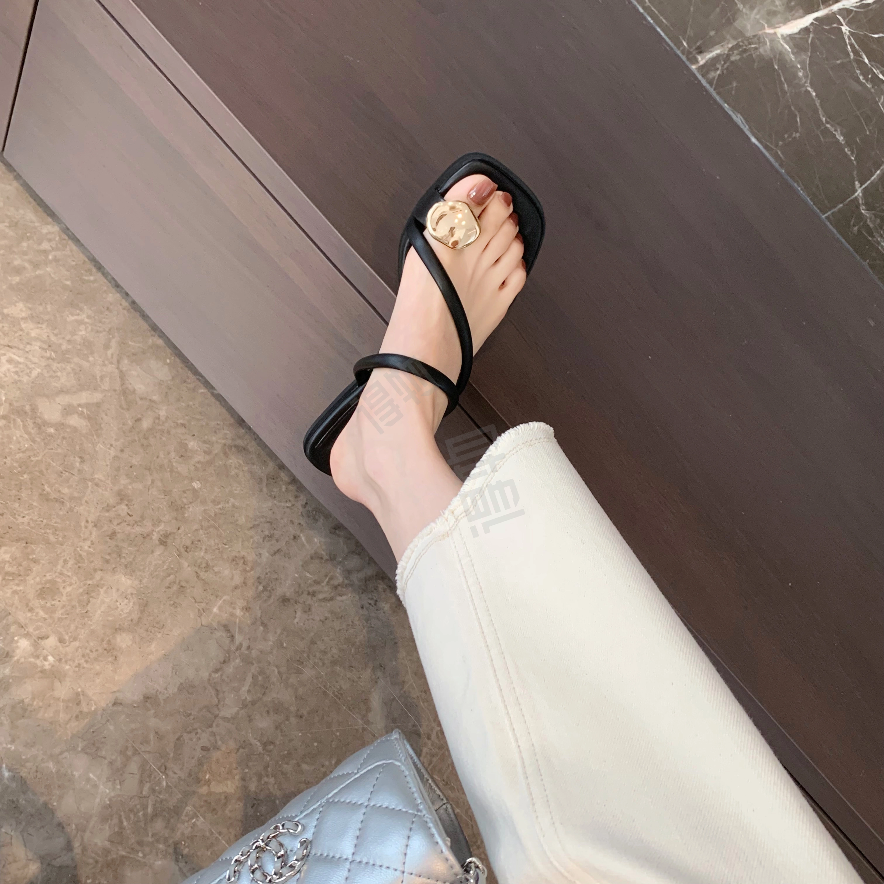 STUDIO LEE