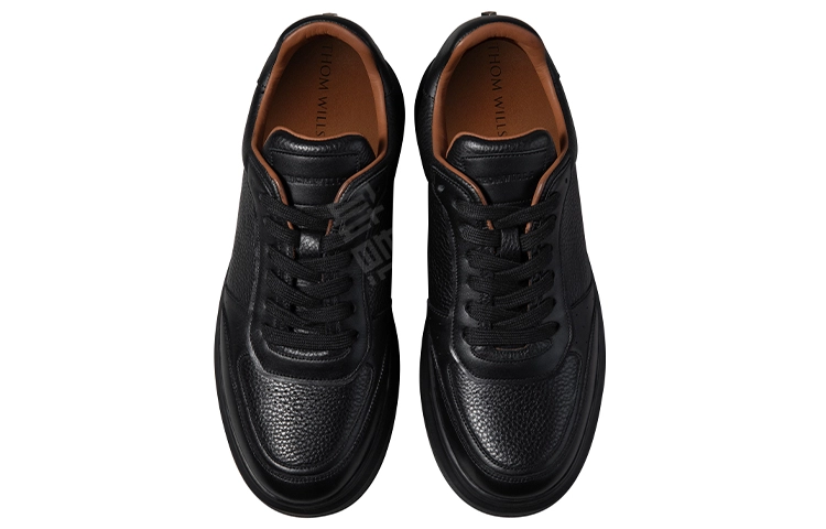 THOM WILLS trainer