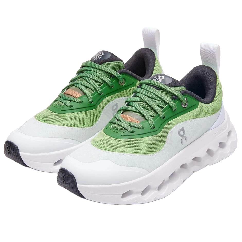 On x LOEWE Cloudtilt 2
