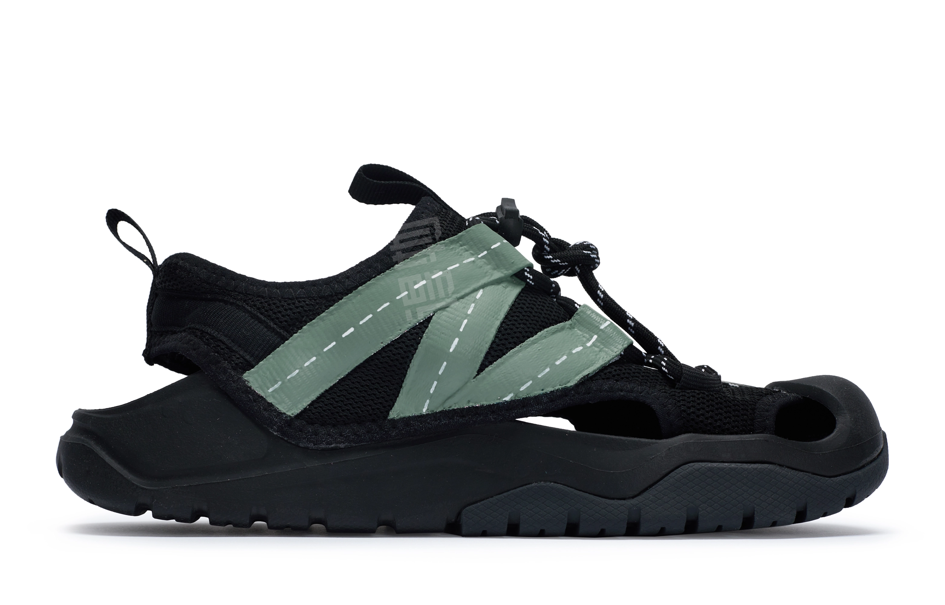 New Balance 4205 811