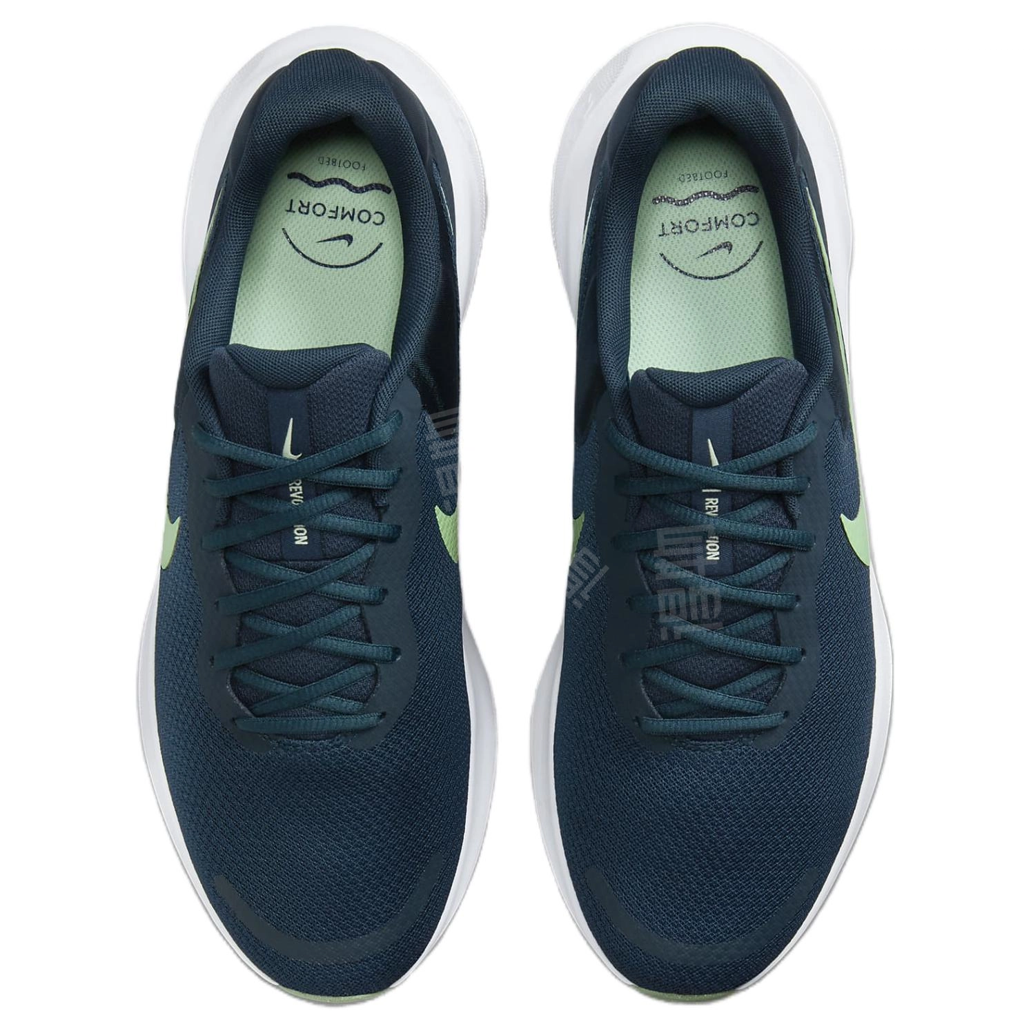 Nike REVOLUTION 7