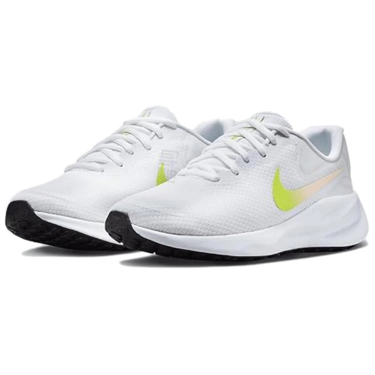 Nike REVOLUTION 7