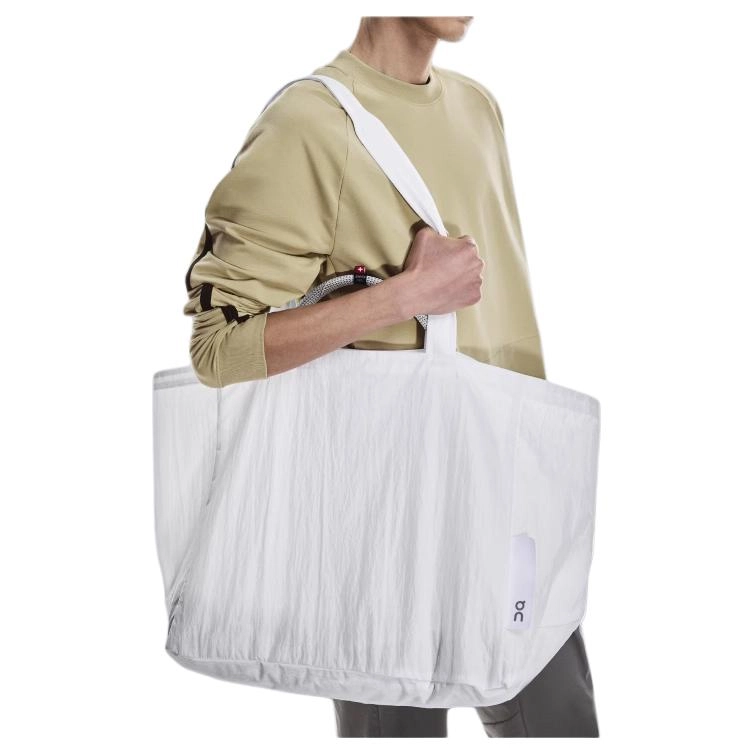 On 60L PU Tote