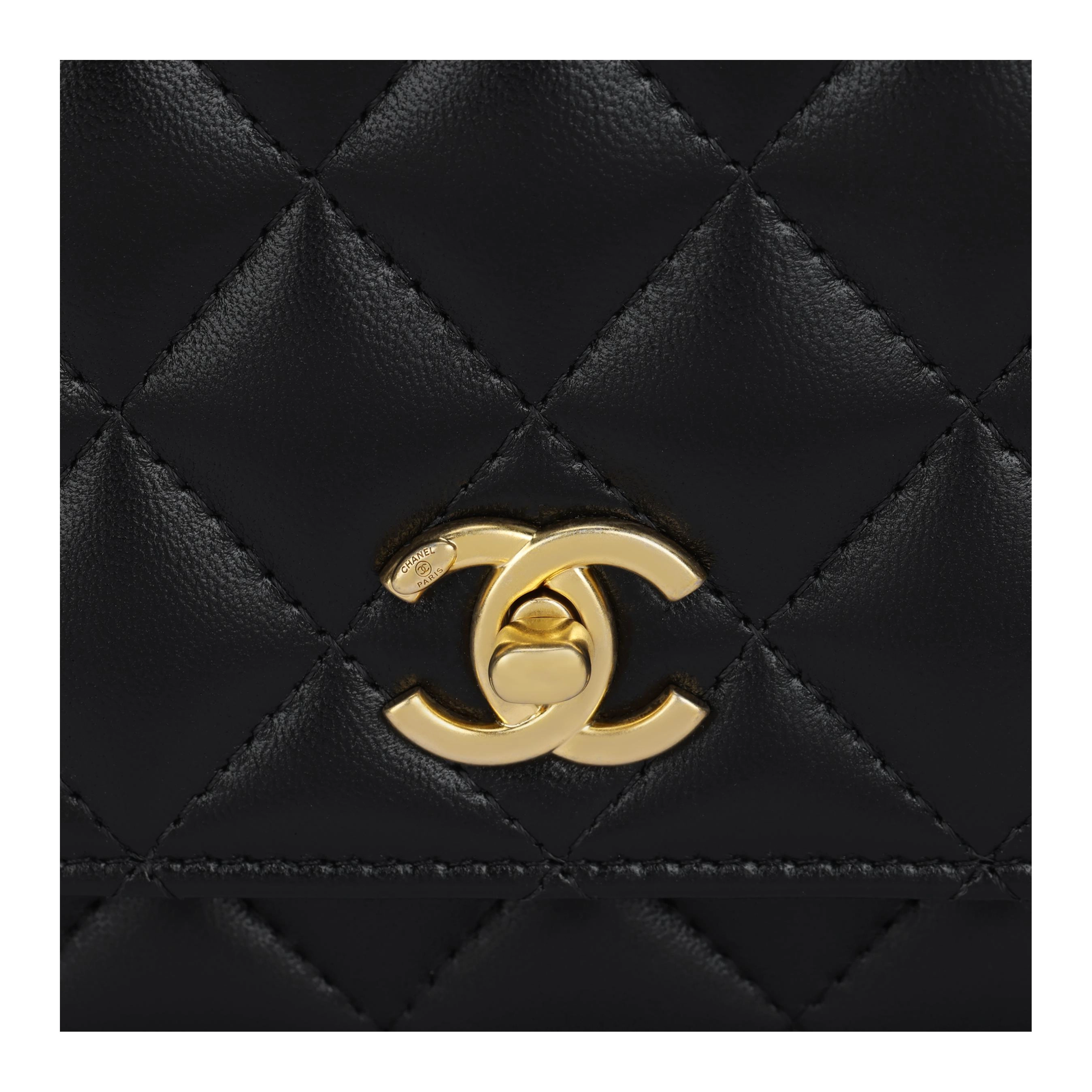 CHANEL WOC