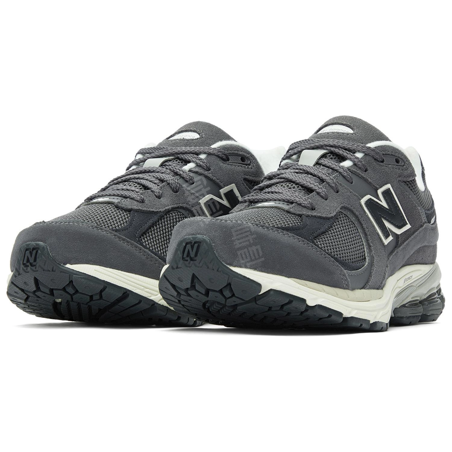 New Balance NB 2002R