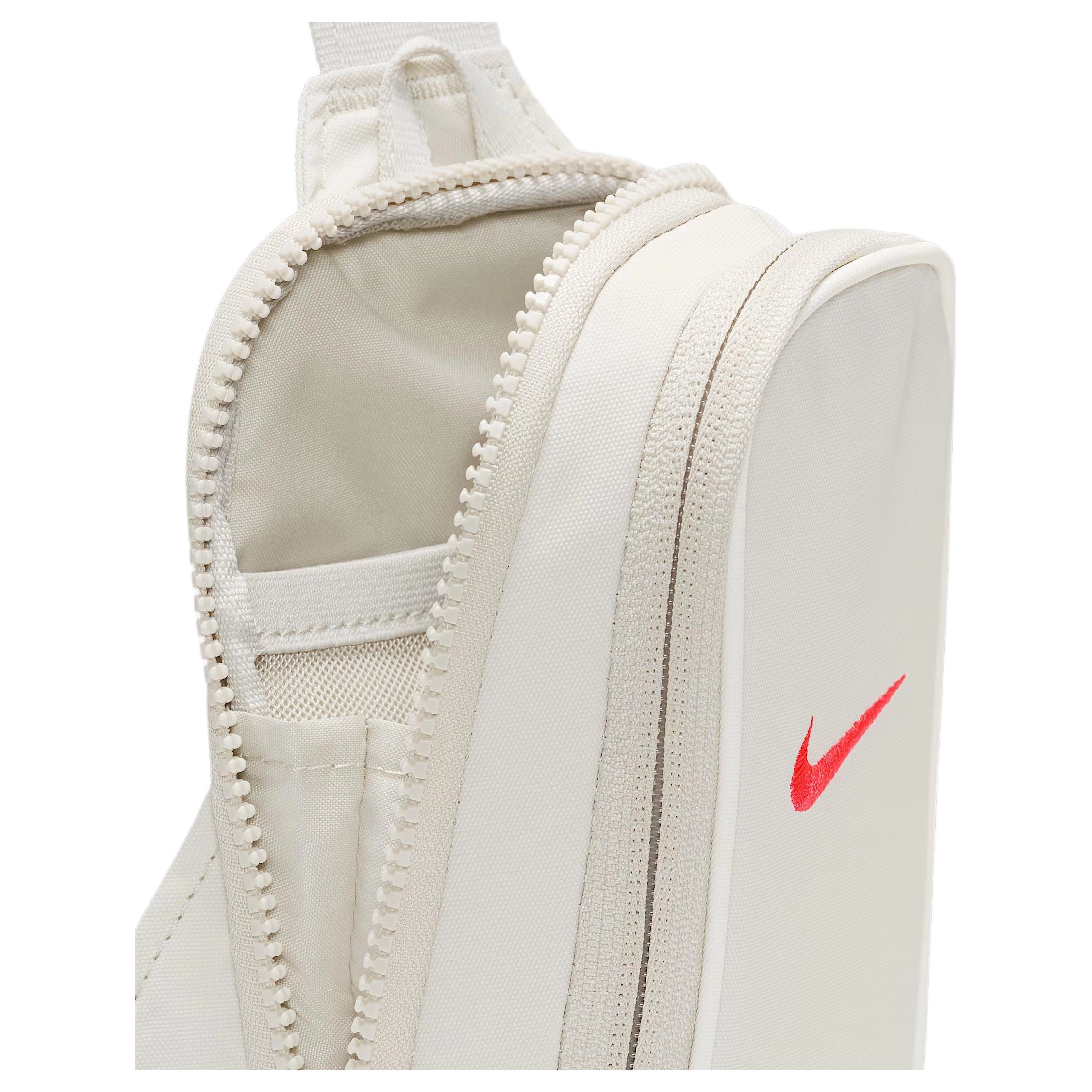 Nike Sportswear Essentials