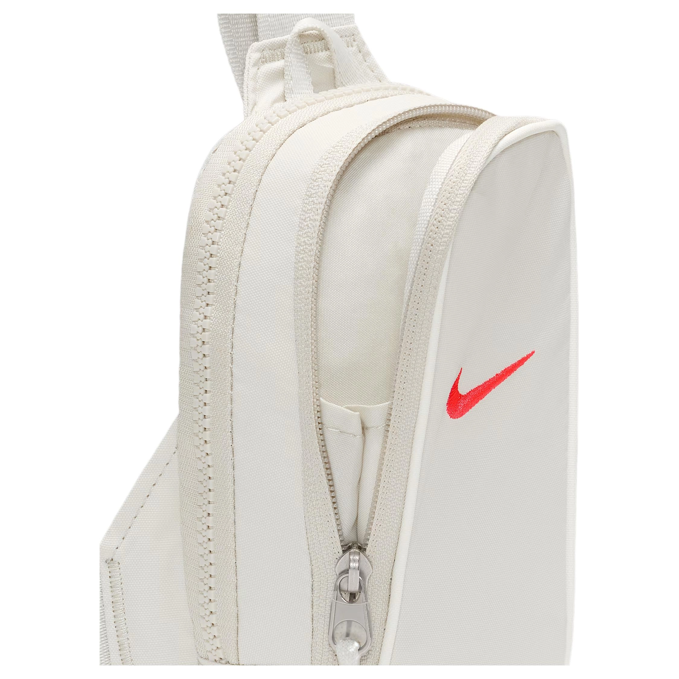 Nike Sportswear Essentials