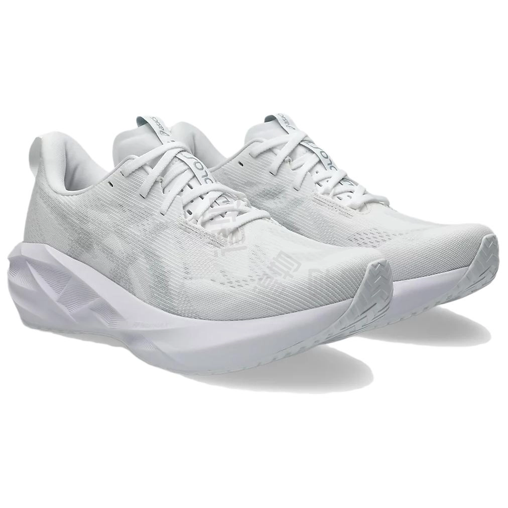 Asics NOVABLAST 5