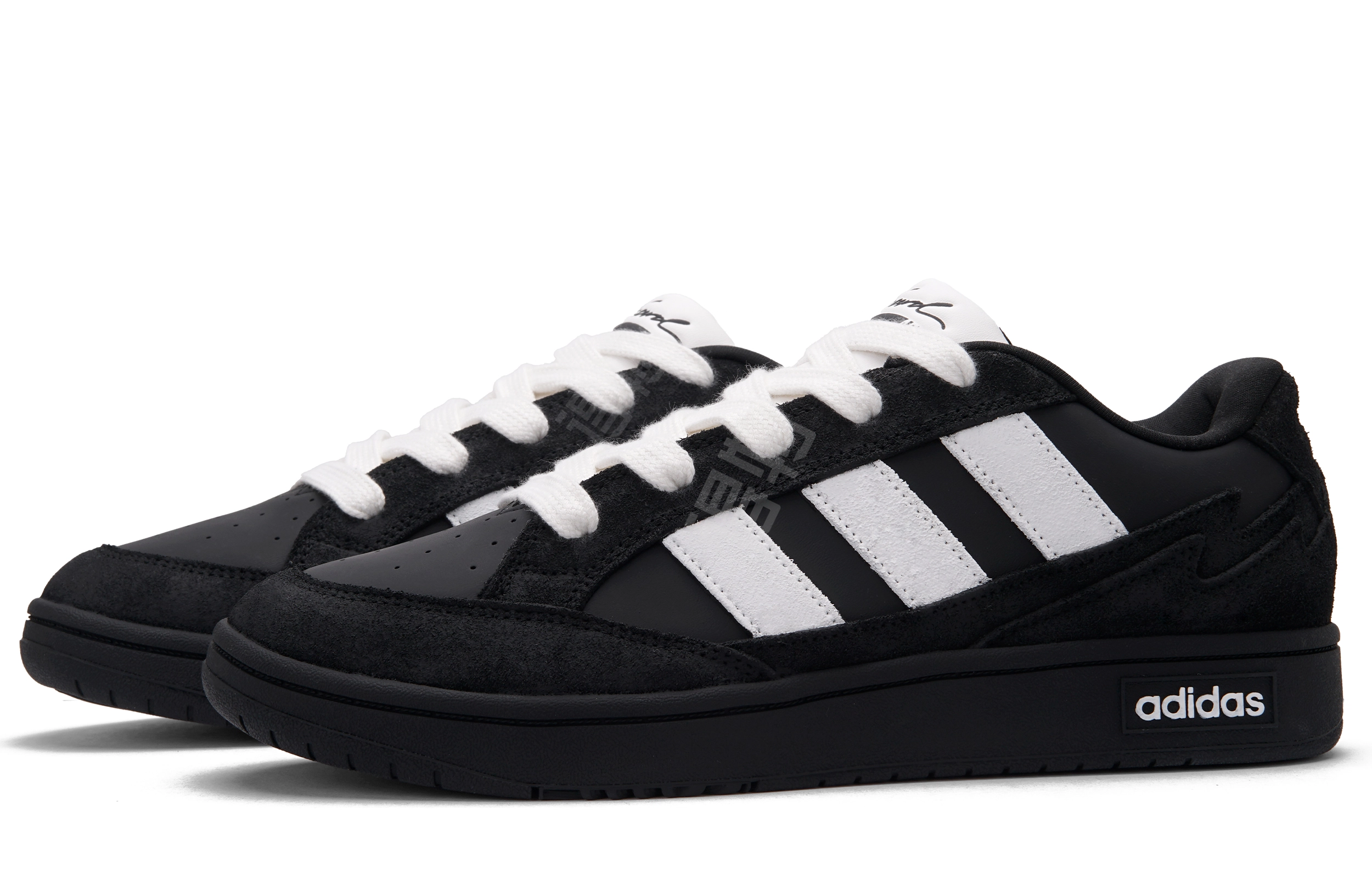 adidas WCARD ADV