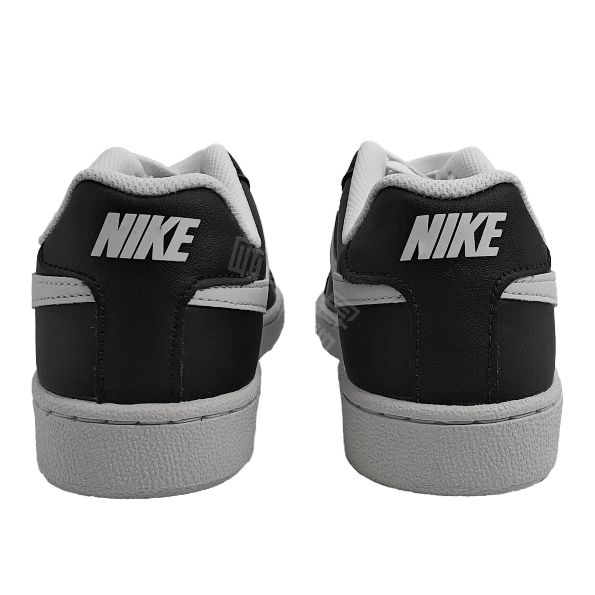 Nike Court Royale