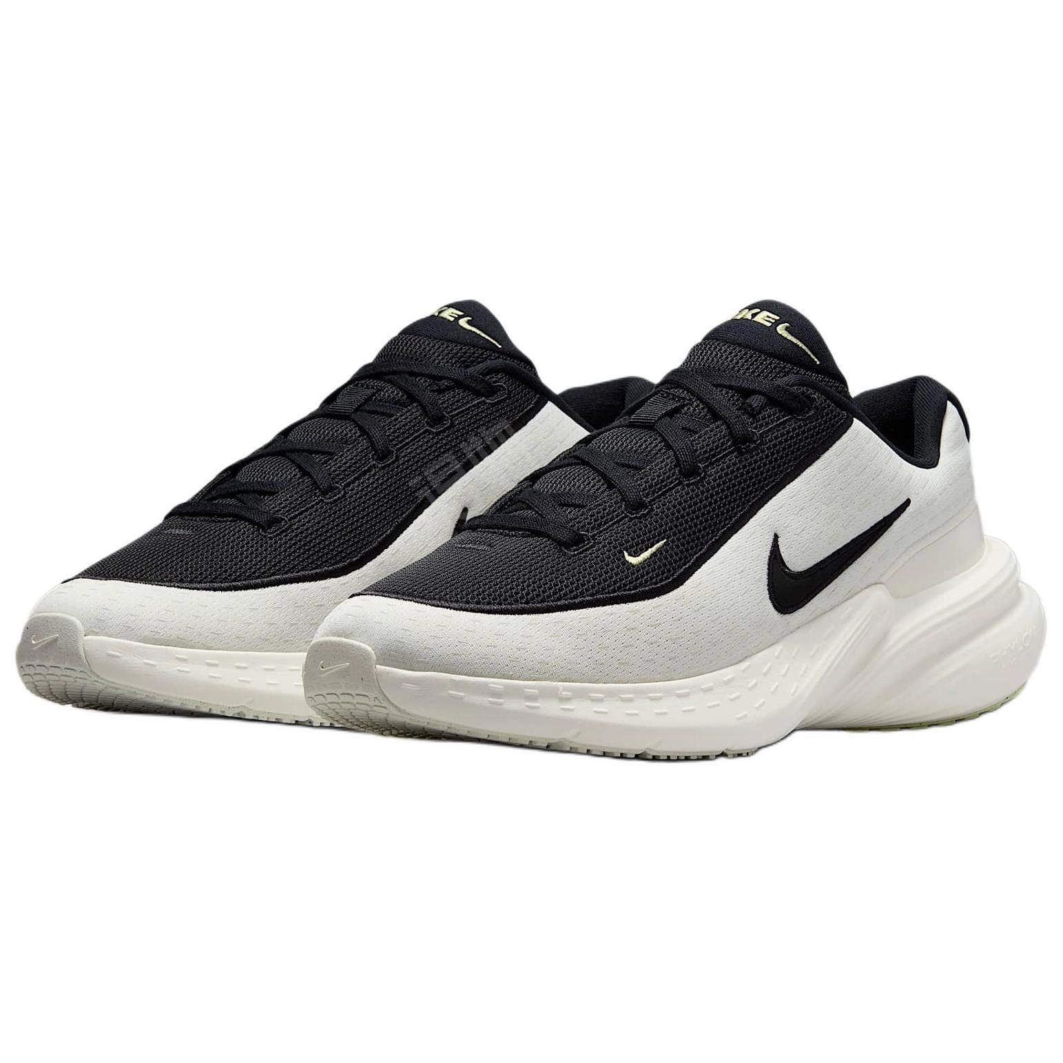 Nike Uplift SC