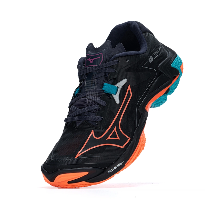 Mizuno Wave Lightning Z8