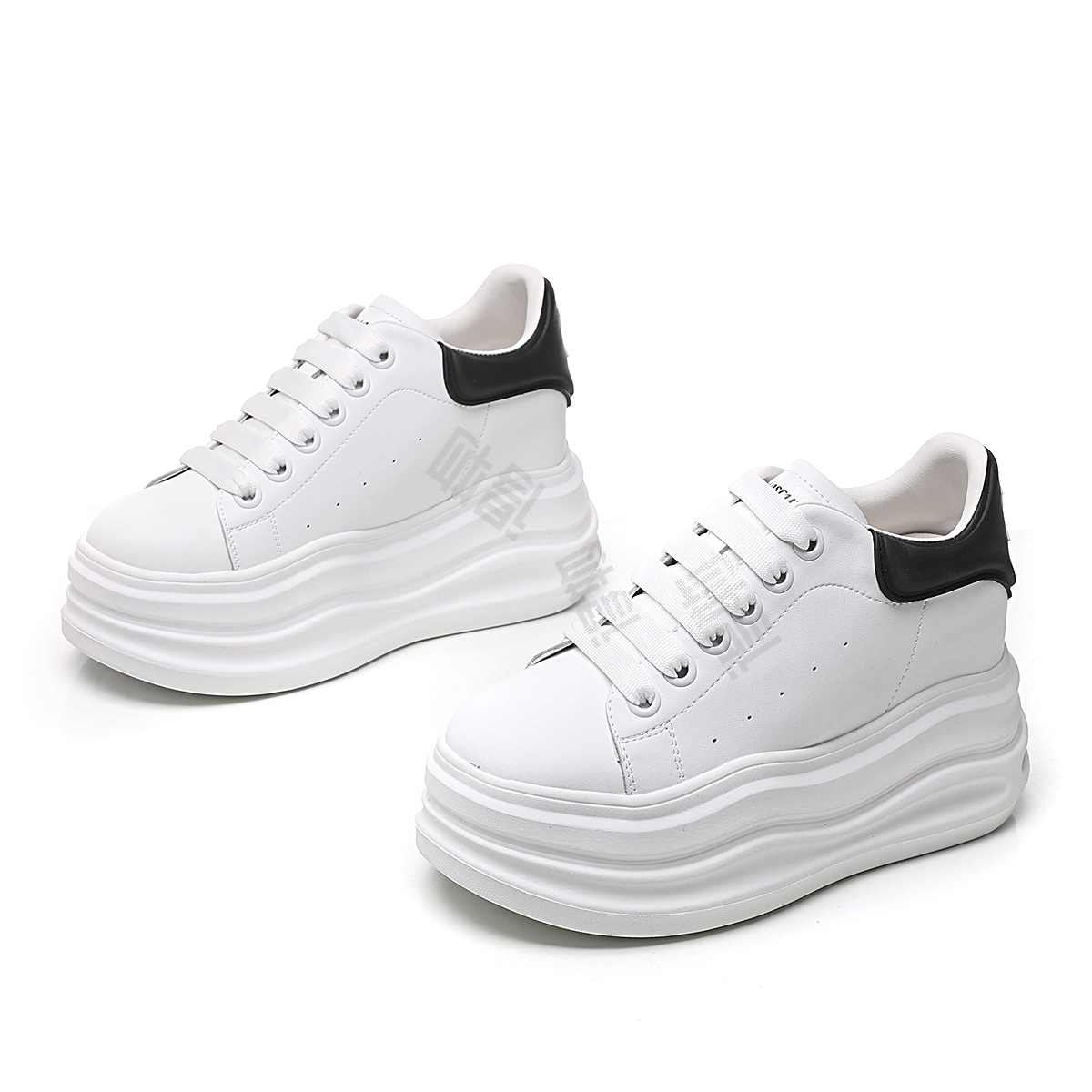 AQUASCUTUM