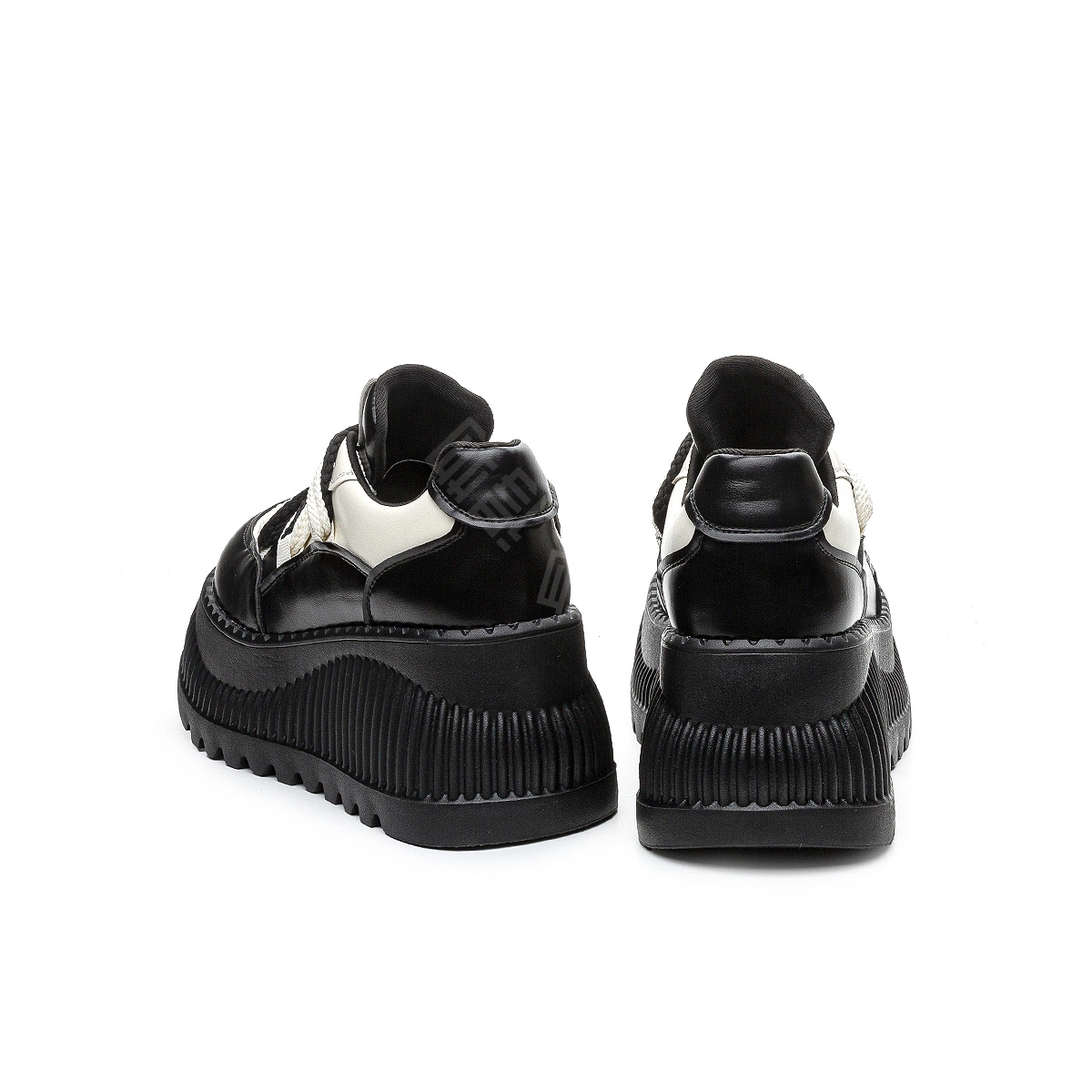 AQUASCUTUM