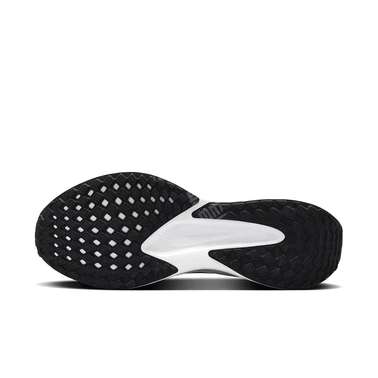 Nike Quest 6
