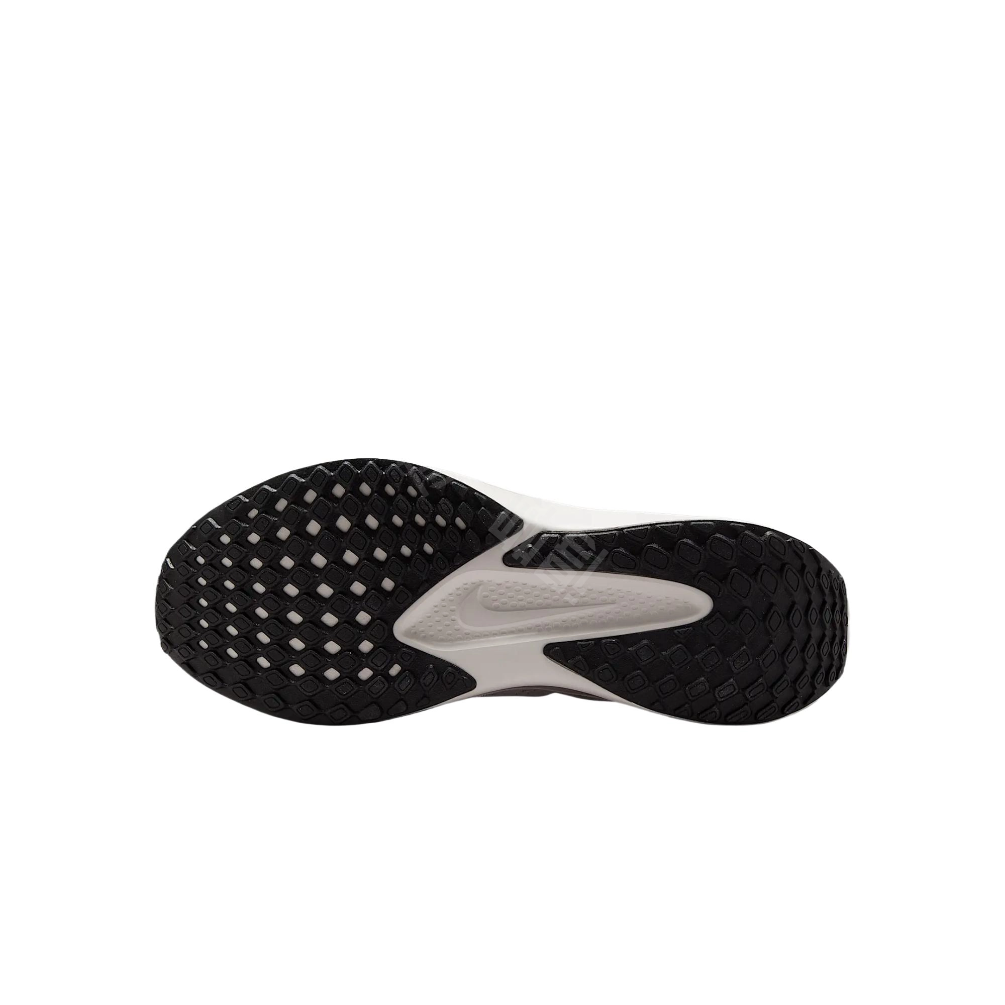 Nike Quest 6