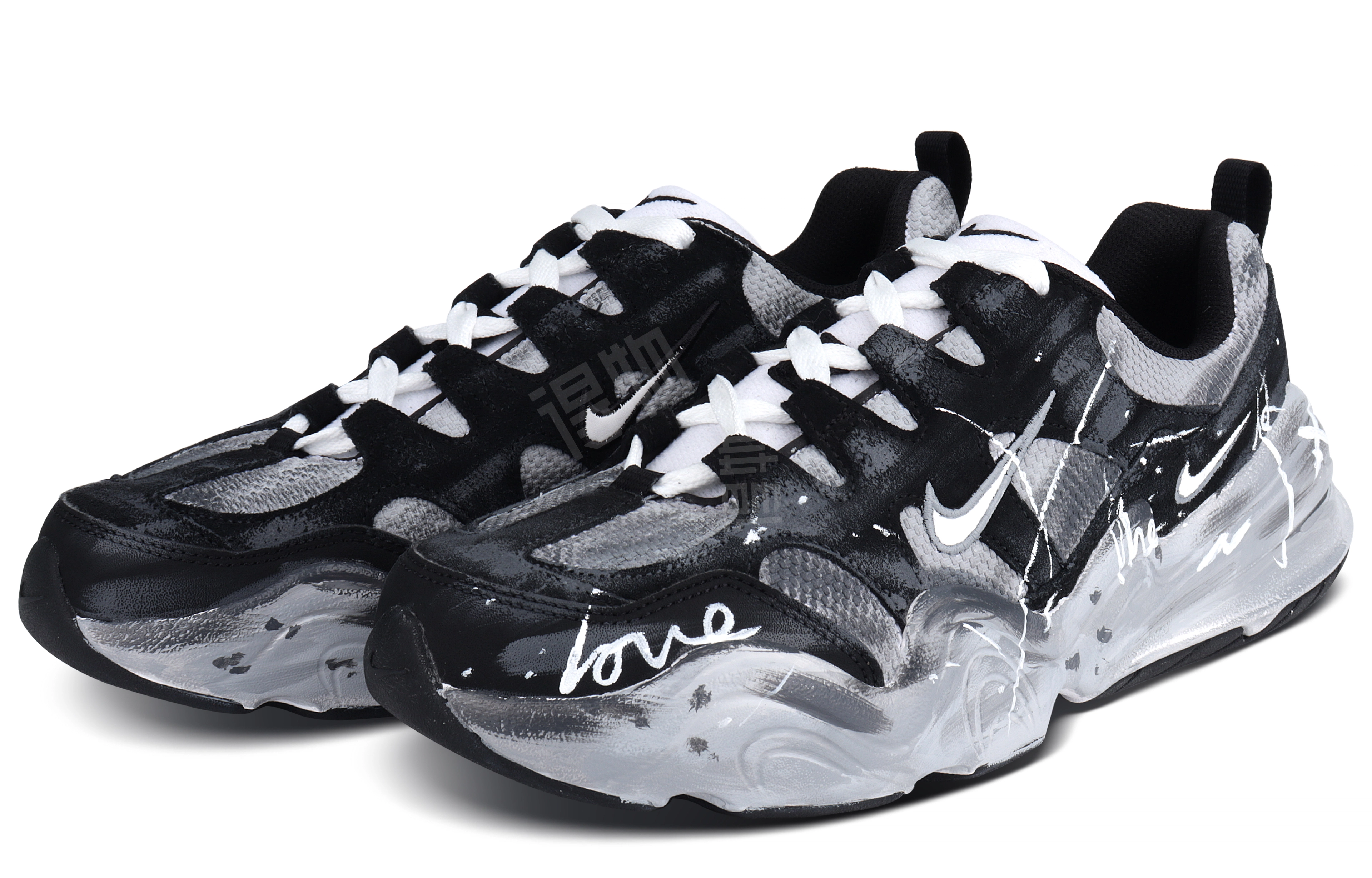 Nike Tech Hera