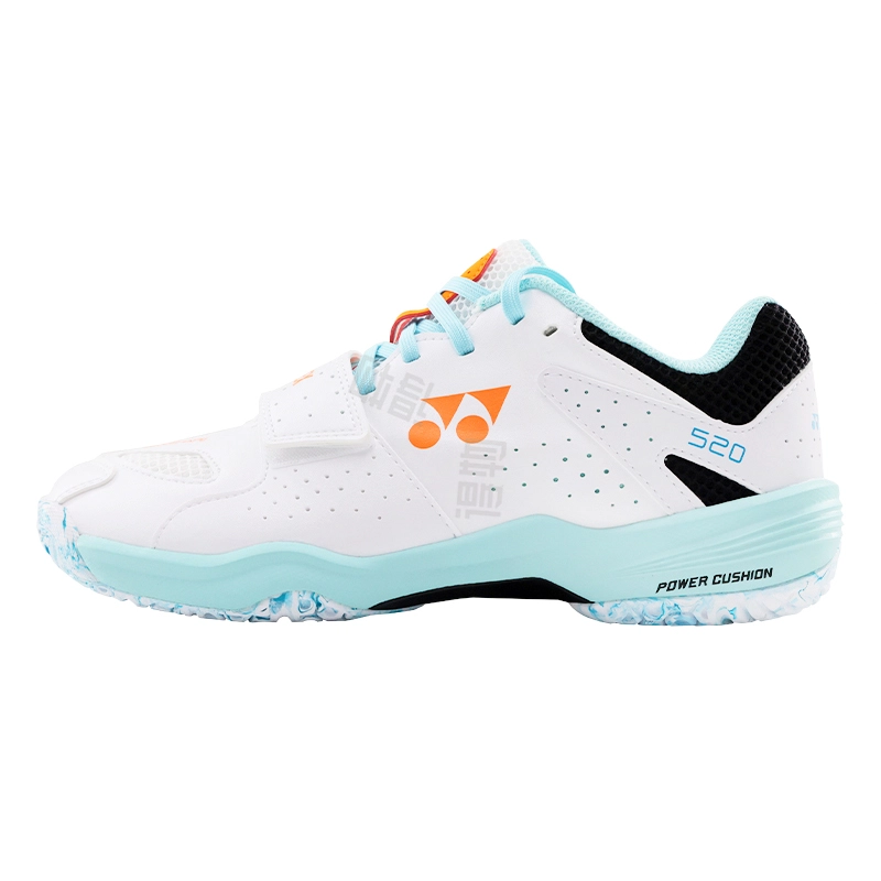 YONEX