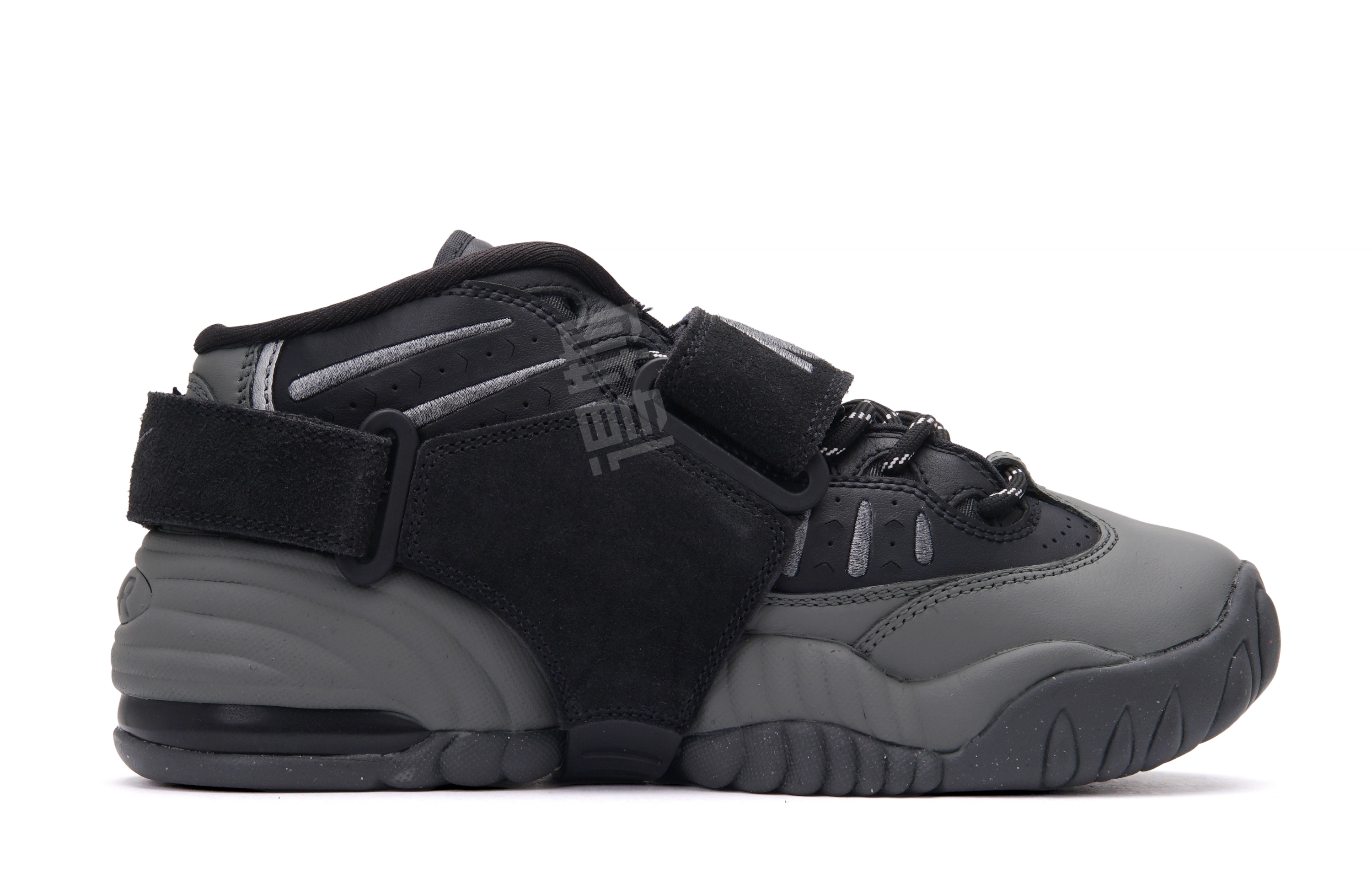 Nike Air Adjust Force iSO studio
