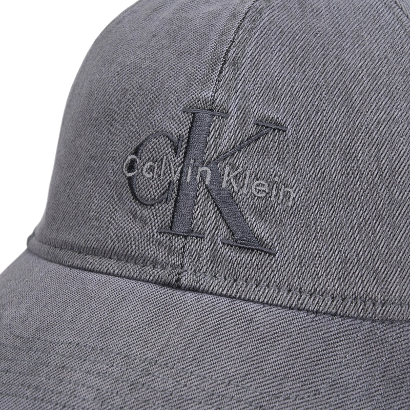 CALVIN KLEIN