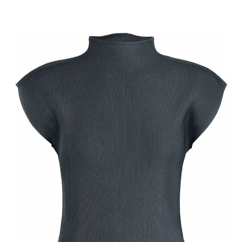 PLEATS PLEASE ISSEY MIYAKE