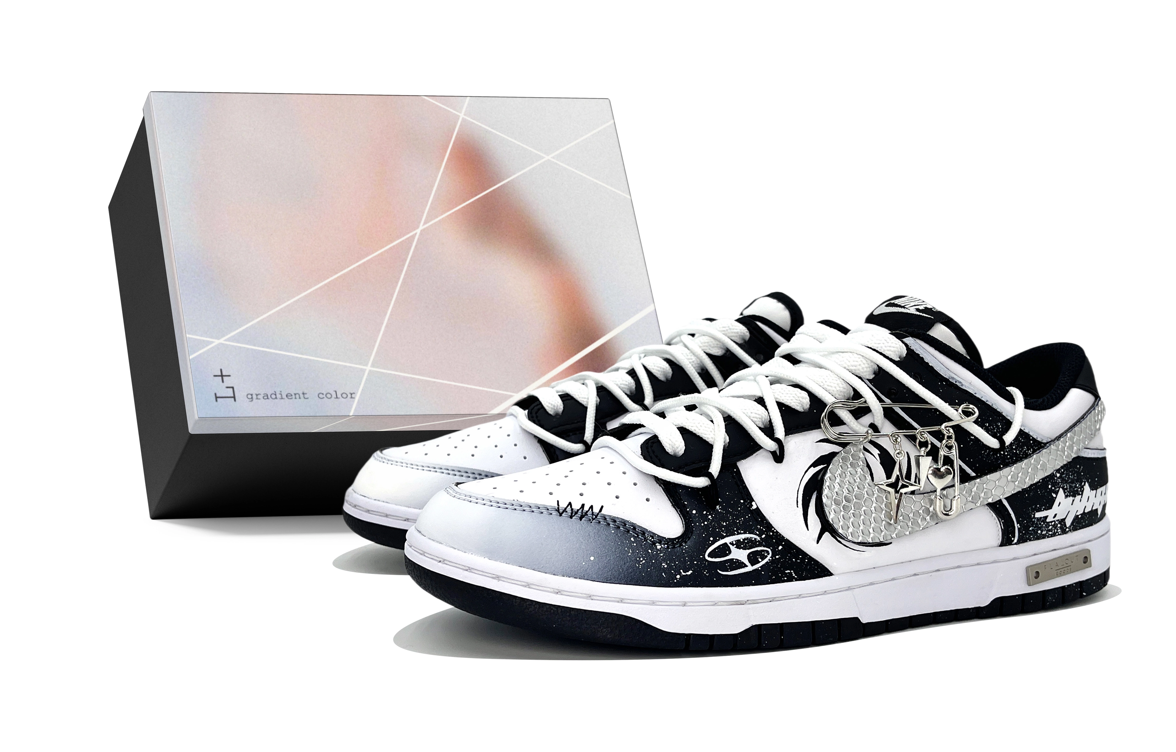 Nike Dunk LOW RETRO Panda White Black