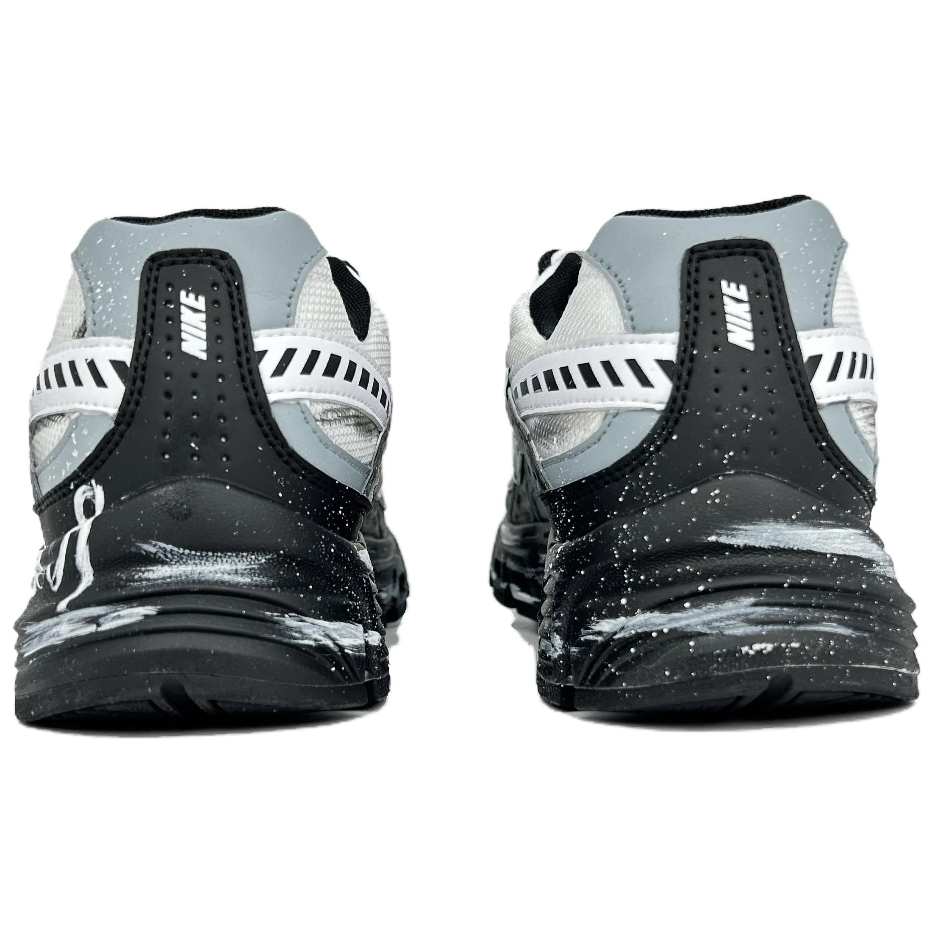 Nike Initiator