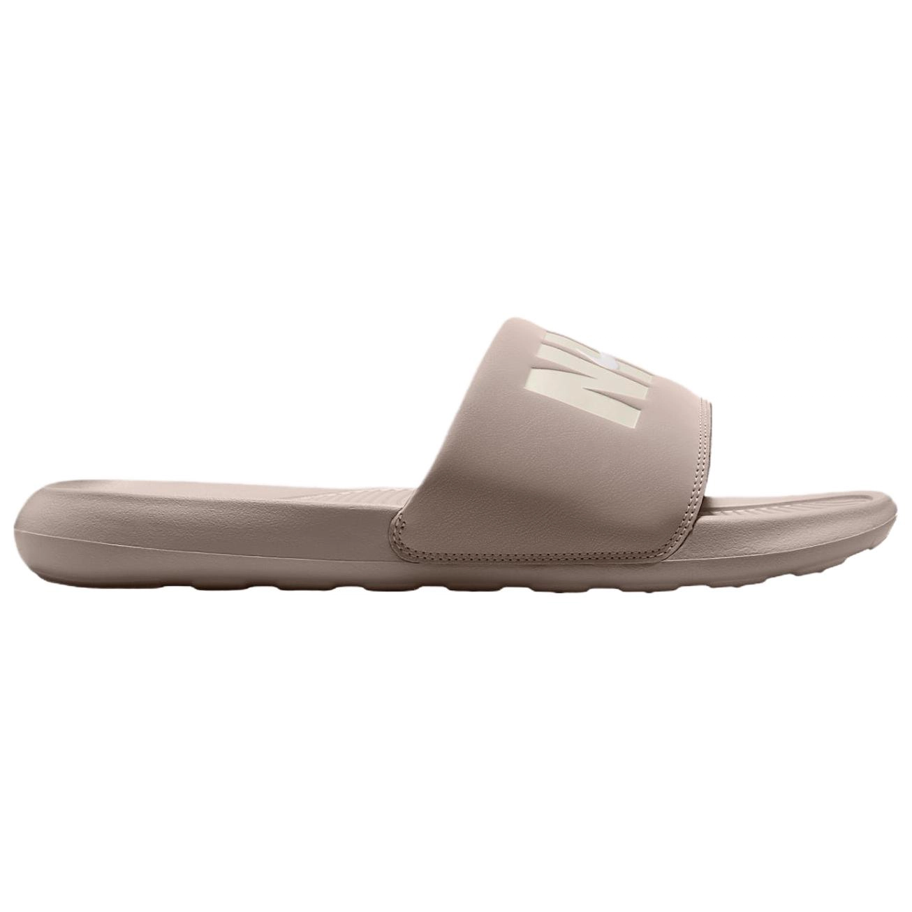 Nike Victori One SE