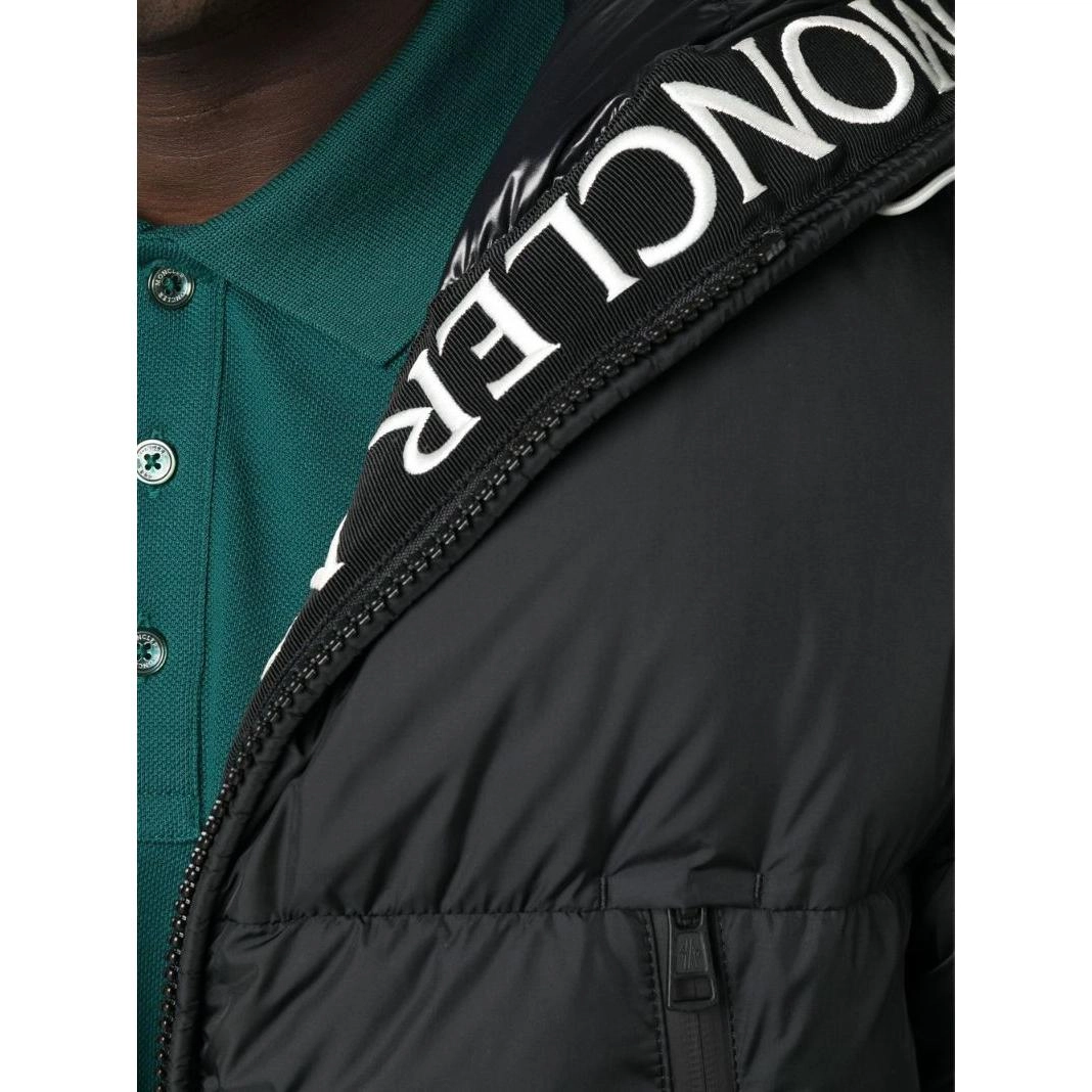 Moncler FW22 logo
