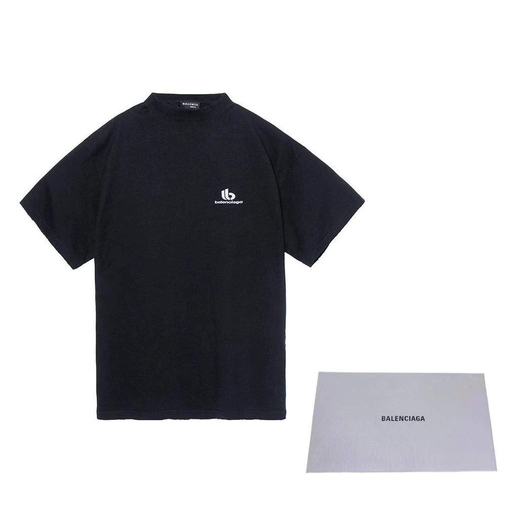 Balenciaga SS22 T