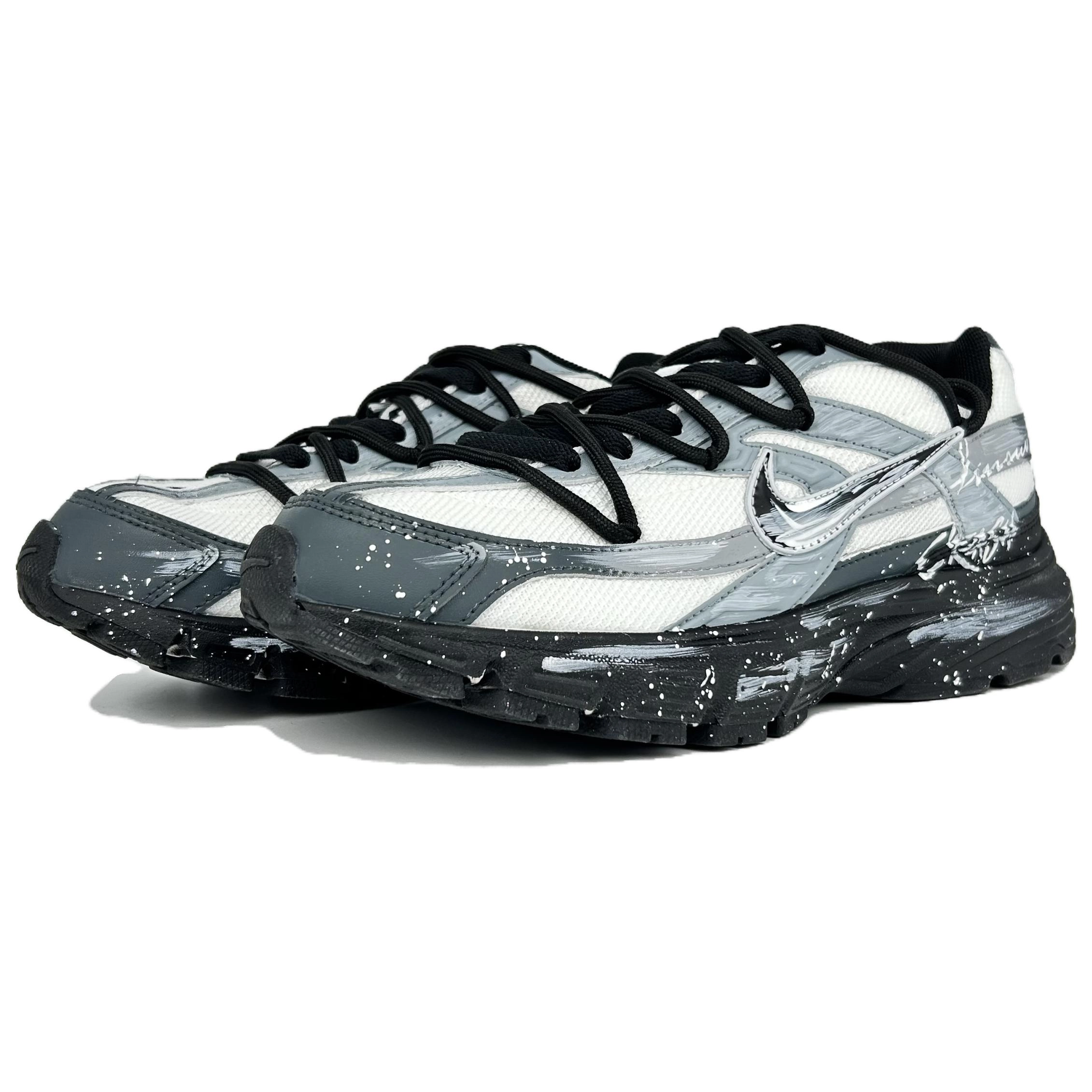 Nike Initiator