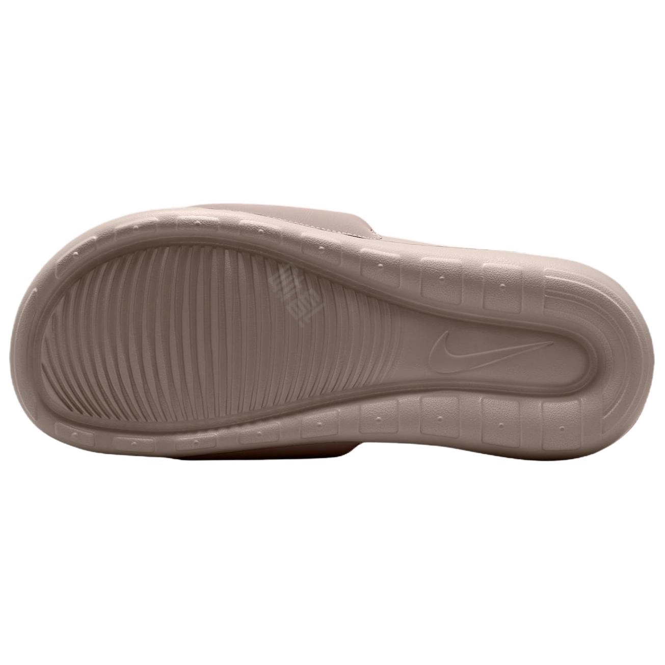 Nike Victori One SE
