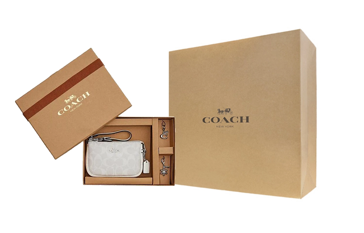 COACH Nolita 15 Logo