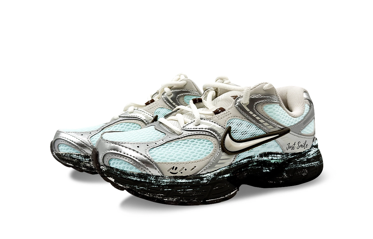 Nike V5 RNR smile