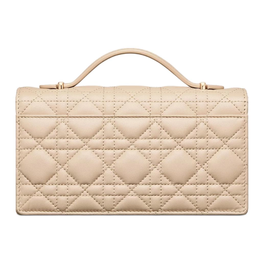 DIOR D.I.O.R.