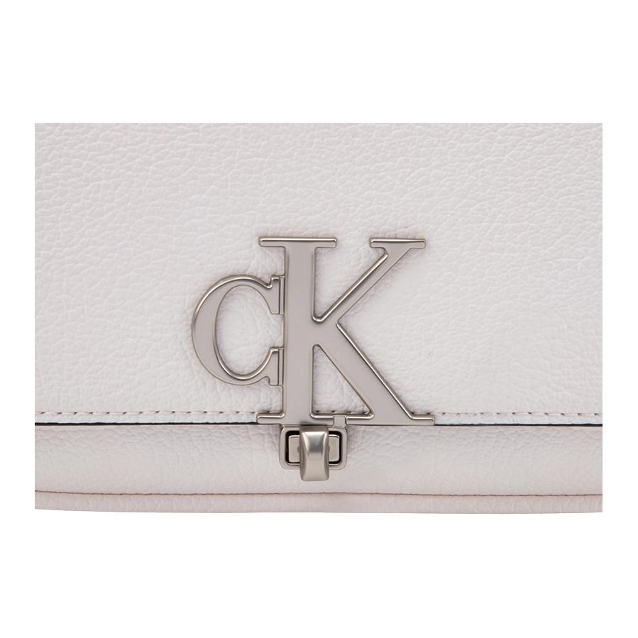 CALVIN KLEIN