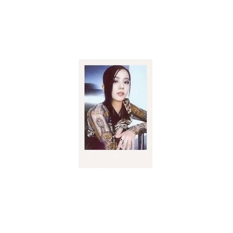 YG Entertainment BLACKPINK Lisa BORN PINK BOX Ver