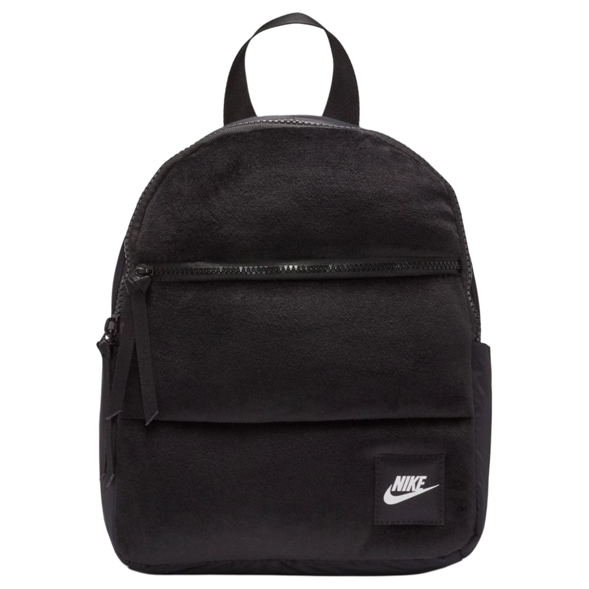 Nike Sportswear Essentials