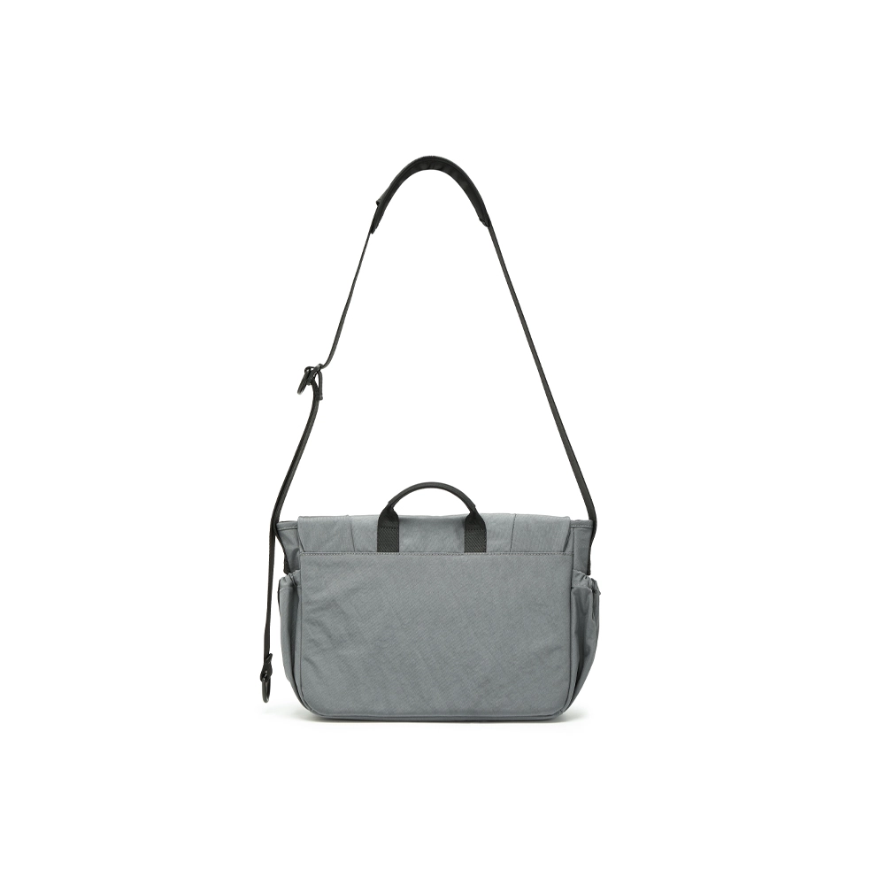 Champion Champ Messenger Bag 4 FW25 Logo