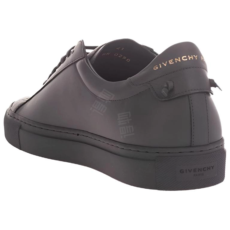 GIVENCHY