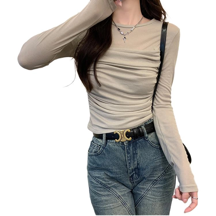 CASTLE WOODS t T